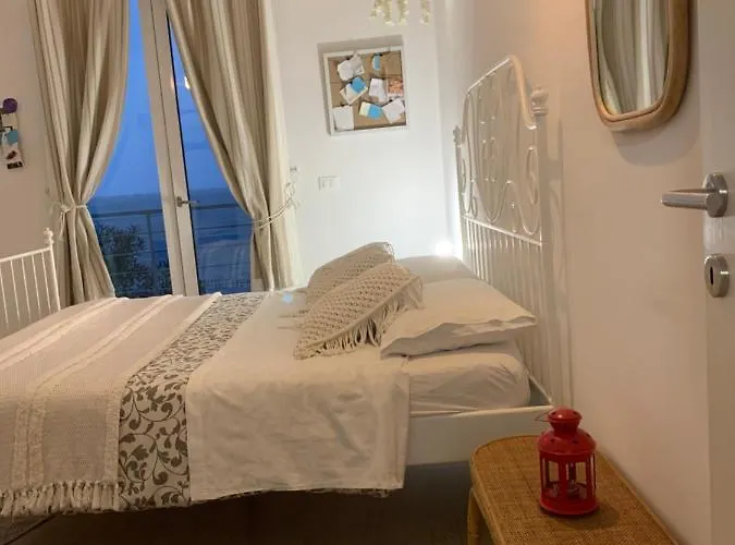Sea View Life 4*